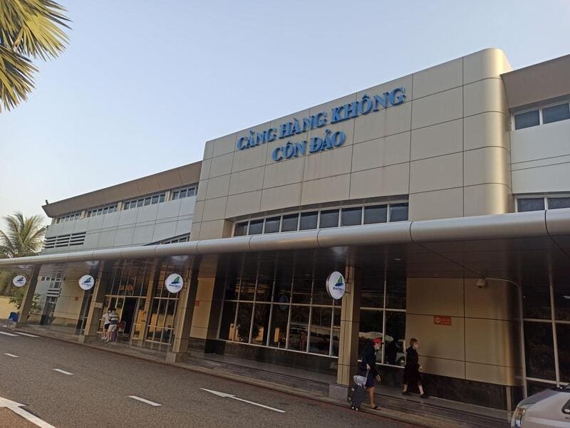 Con Dao Airport is a compact terminal offering essential services